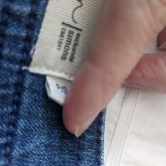 Cotton Buttoned Denim Skirt - Picture 4 of 7